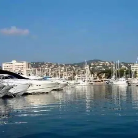 Festival De Cannes Joli 2 Pieces 4 Personnes Homestay *